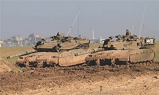 IDF tanks near border between Israel and Gaza 