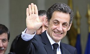 Sarkozy, Abbas meet: Criticize Israel for renewing building