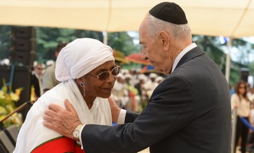 President Shimon Peres at the Ethiopian memorial service at Mount Herzl, May 8, 2013.