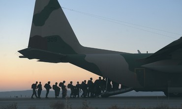 IDF paratroopers drill 