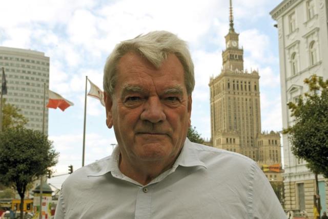 David Irving poses for a photograph in Warsaw (photo credit: AFP PHOTO / JANEK SKARZYNSKI)