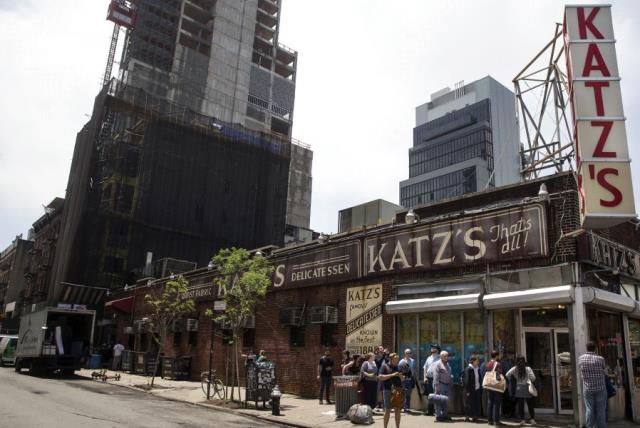 Katz's Deli patrons compete in 'When Harry Met Sally' orgasm contest