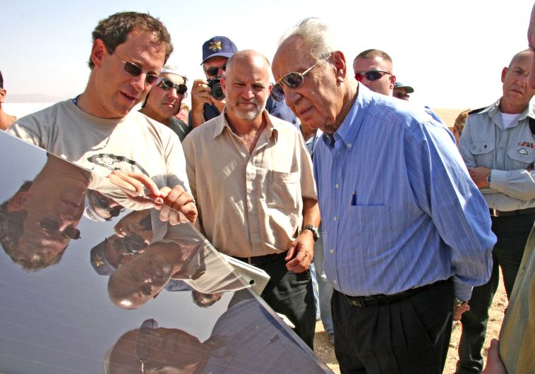 Shimon Peres at Kibbutz Ketura (Yuval Ramos)