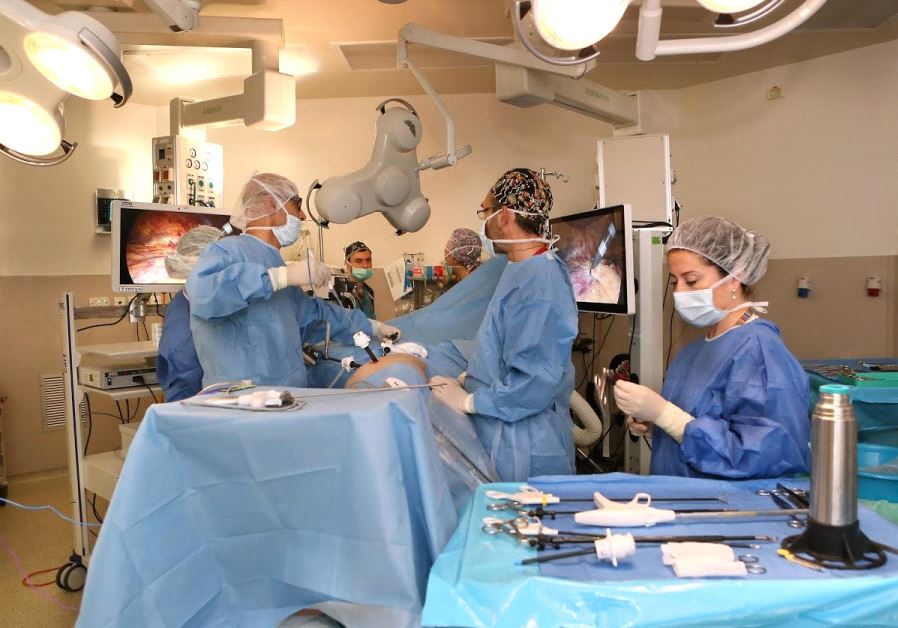 Kidney transplant operation at Rambam Hospital in Haifa (credit: PIOTR FLITR)